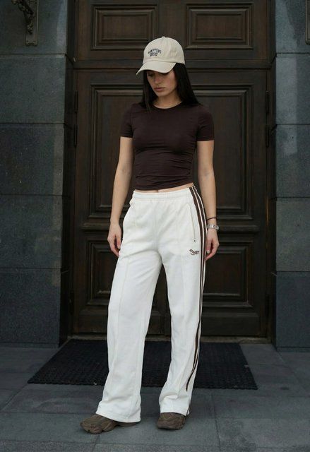 Спортивні жіночі штани Staff pat logo white NTJ0683 фото